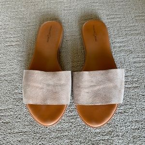 Beige flat slides